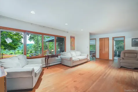 142 Westchester Avenue Buchanan NY 10511