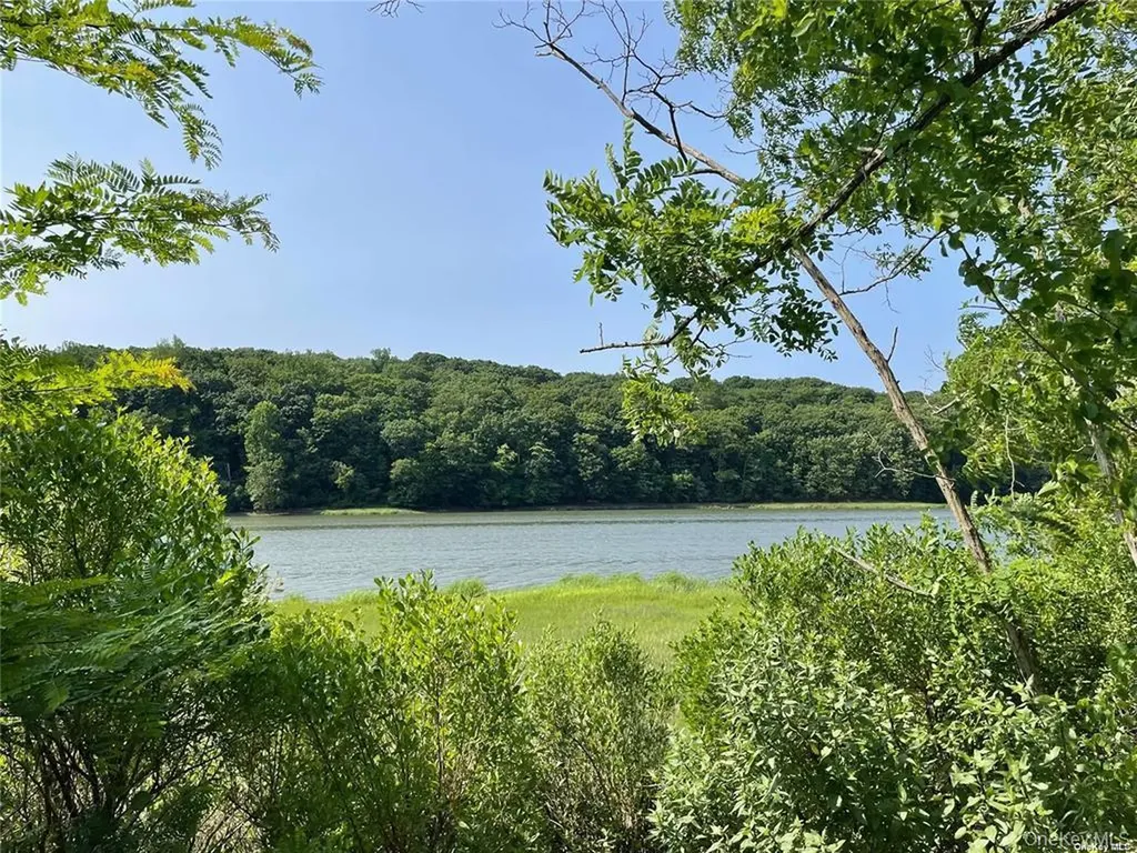 23 Lloyd Harbor Road Lloyd Harbor NY 11743
