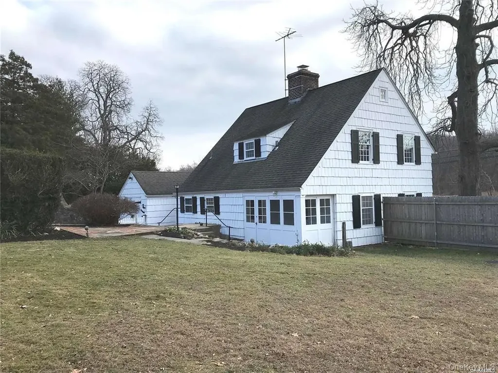 23 Lloyd Harbor Road Lloyd Harbor NY 11743
