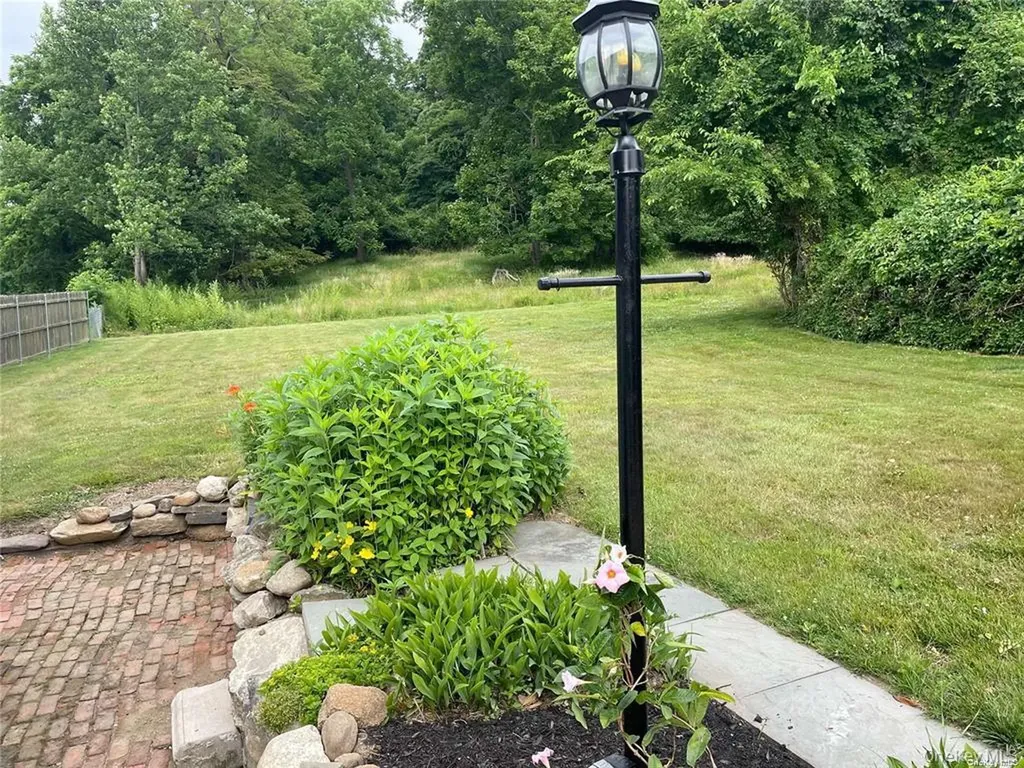 23 Lloyd Harbor Road Lloyd Harbor NY 11743