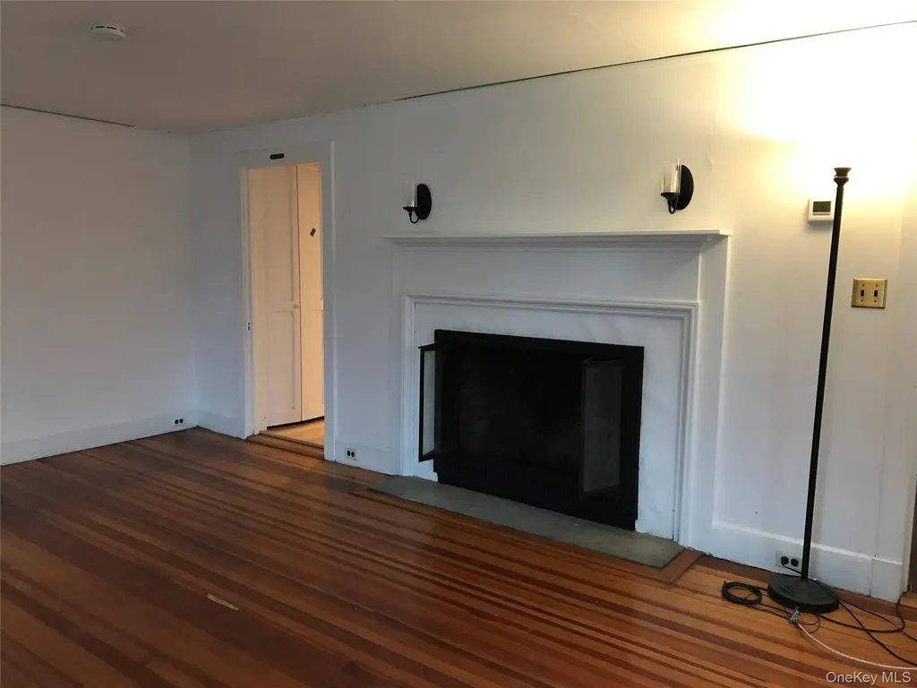 23 Lloyd Harbor Road Lloyd Harbor NY 11743