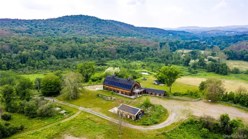 70-98 Ryan Road Pine Plains NY 12567