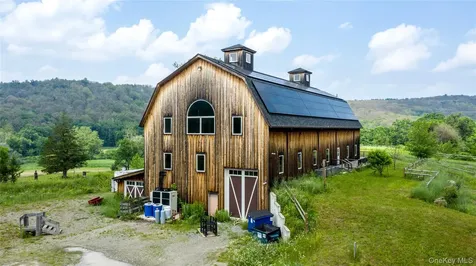 70-98 Ryan Road Pine Plains NY 12567