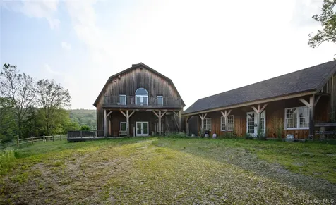 70-98 Ryan Road Pine Plains NY 12567