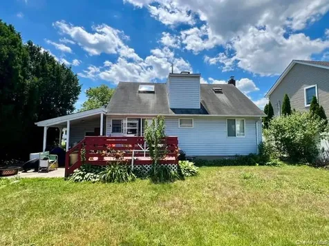 18 Plymouth Road Massapequa NY 11758