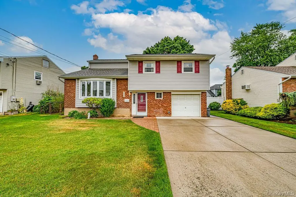 1387 Liberty Avenue North Bellmore NY 11710