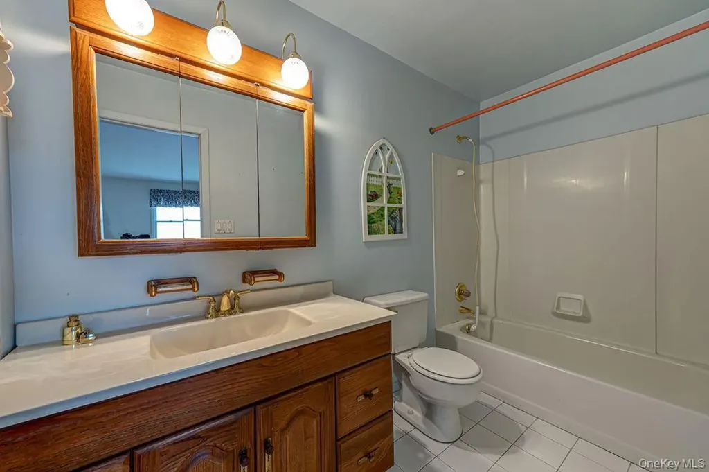 1387 Liberty Avenue North Bellmore NY 11710