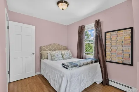 55 Pershing Avenue Locust Valley NY 11560