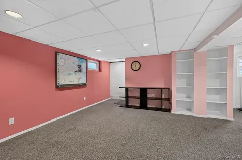 55 Pershing Avenue Locust Valley NY 11560