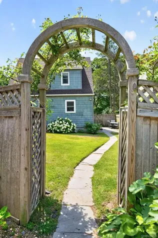 55 Pershing Avenue Locust Valley NY 11560