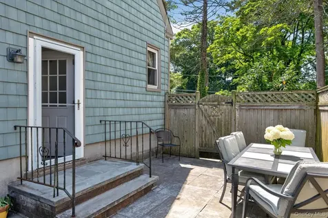 55 Pershing Avenue Locust Valley NY 11560