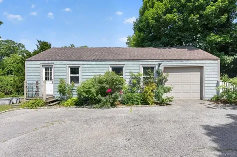 55 Pershing Avenue Locust Valley NY 11560