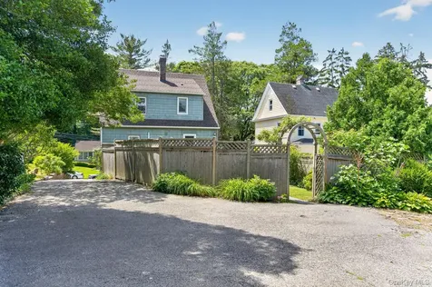 55 Pershing Avenue Locust Valley NY 11560