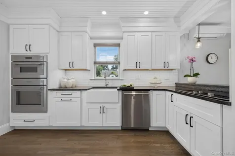 55 Pershing Avenue Locust Valley NY 11560