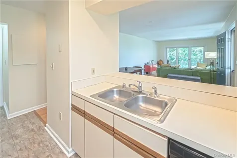 16 Hudson Point Lane Ossining NY 10562