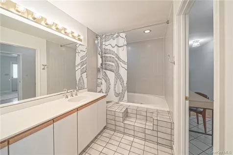 16 Hudson Point Lane Ossining NY 10562