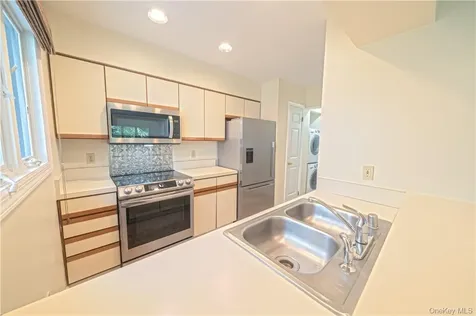 16 Hudson Point Lane Ossining NY 10562