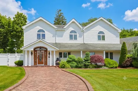 79 Constellation Road Levittown NY 11756