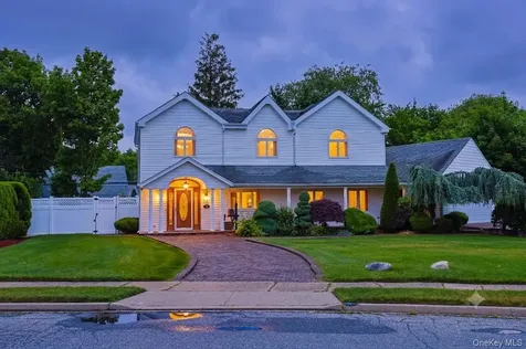 79 Constellation Road Levittown NY 11756