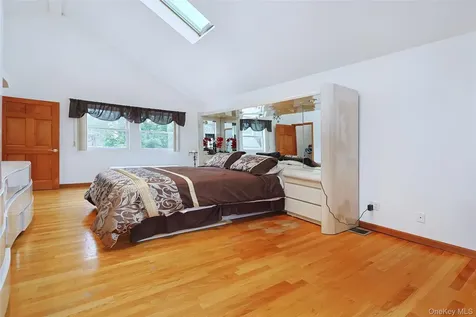 79 Constellation Road Levittown NY 11756