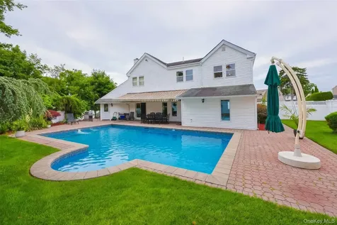 79 Constellation Road Levittown NY 11756