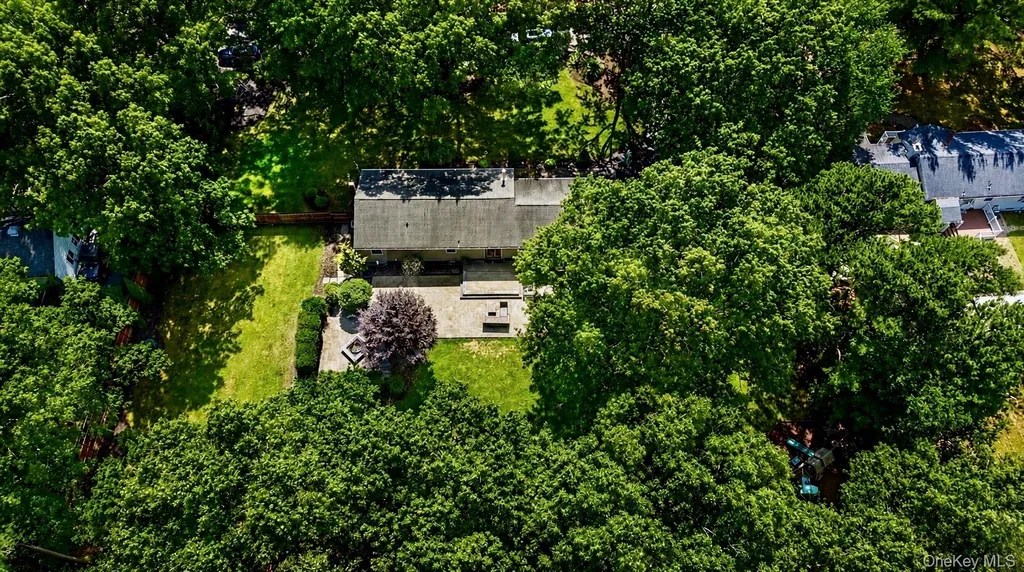 9 Pleasant View Road Ridge NY 11961