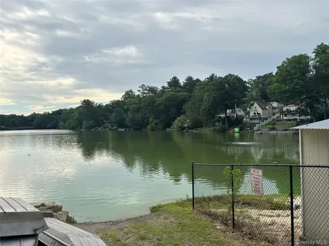 214 Walnut Road Lake Peekskill NY 10537