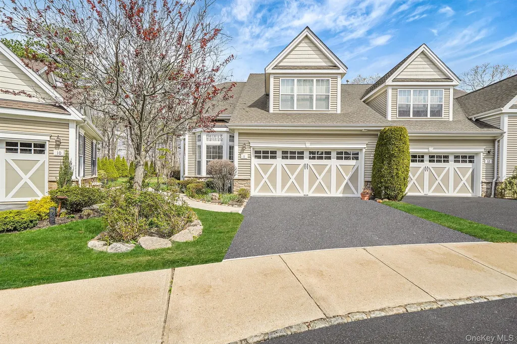 11 Ovation Place Eastport NY 11941