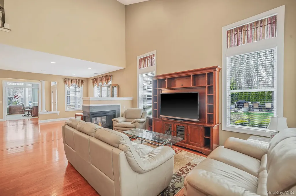 11 Ovation Place Eastport NY 11941