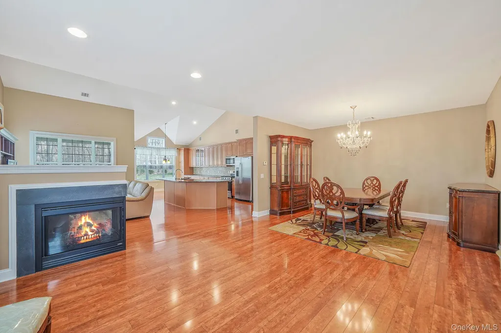 11 Ovation Place Eastport NY 11941