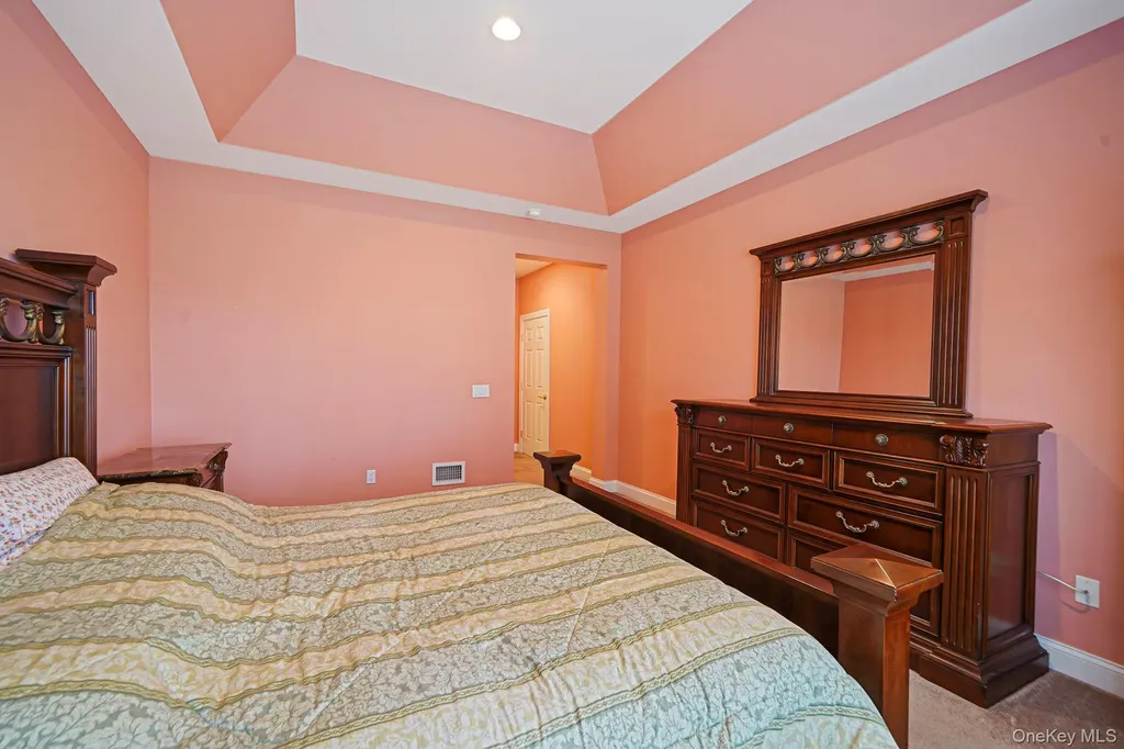 11 Ovation Place Eastport NY 11941
