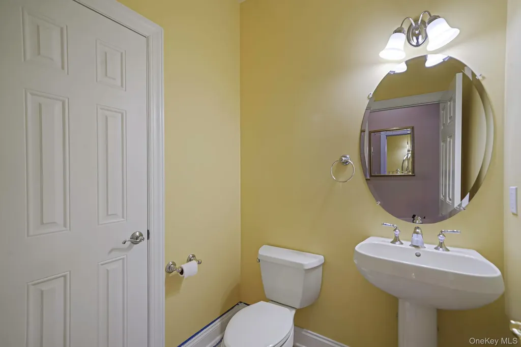11 Ovation Place Eastport NY 11941