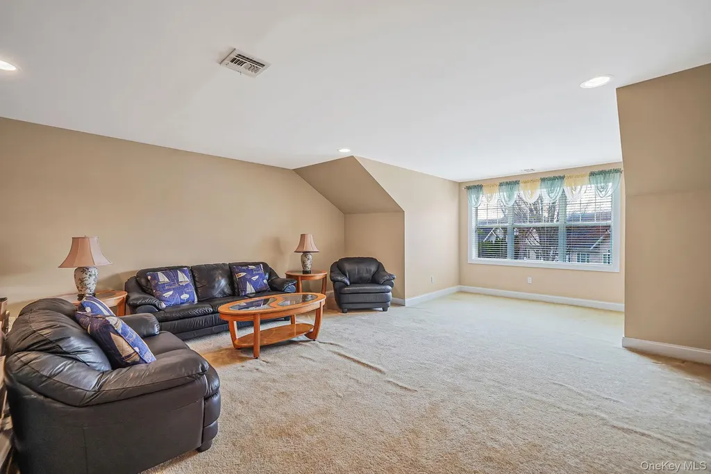 11 Ovation Place Eastport NY 11941