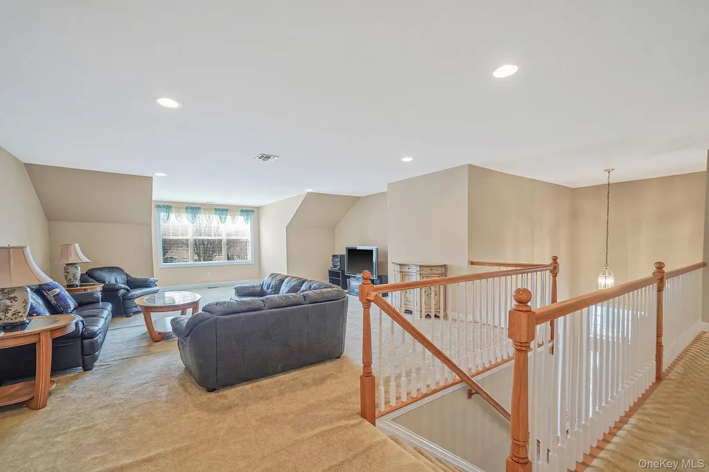 11 Ovation Place Eastport NY 11941