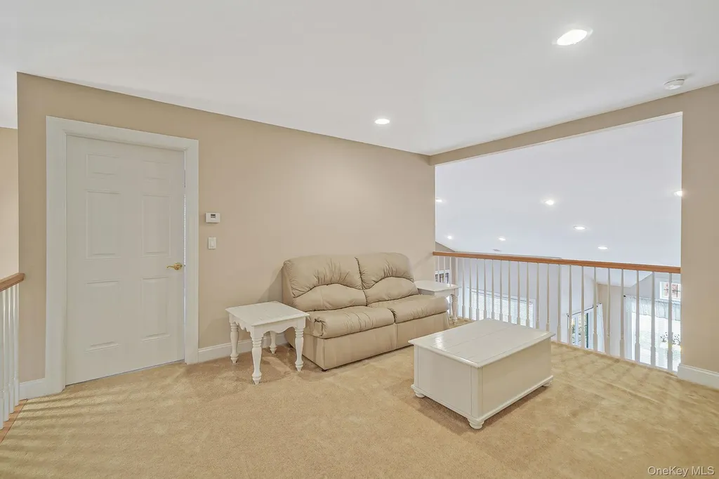 11 Ovation Place Eastport NY 11941