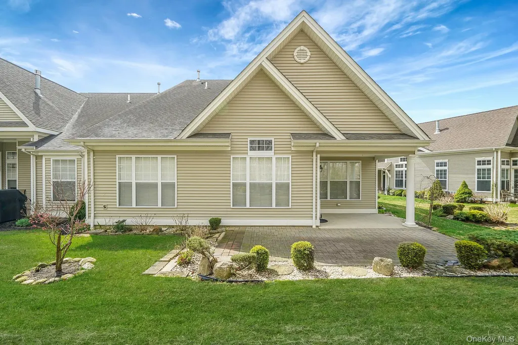 11 Ovation Place Eastport NY 11941