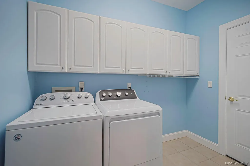 11 Ovation Place Eastport NY 11941