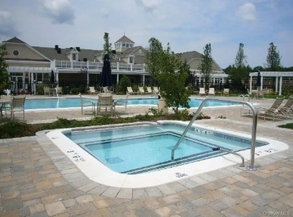 11 Ovation Place Eastport NY 11941