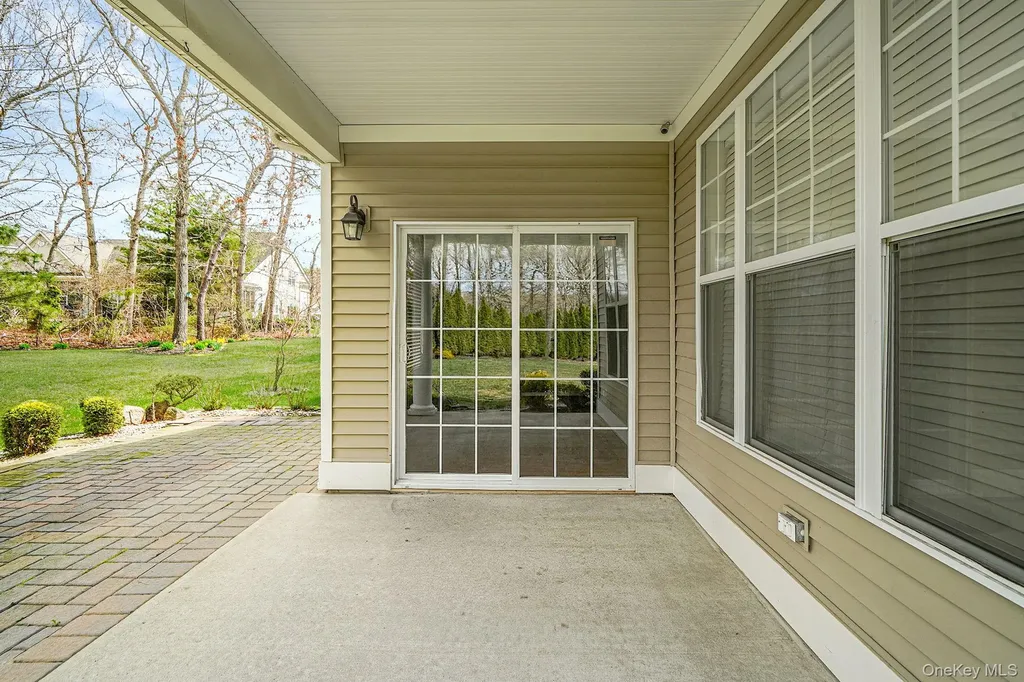 11 Ovation Place Eastport NY 11941