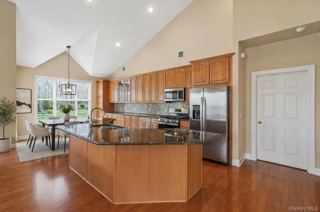 11 Ovation Place Eastport NY 11941