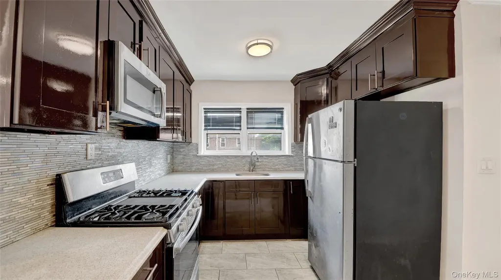 4392 Carpenter Apt #2 Avenue Bronx NY 10466