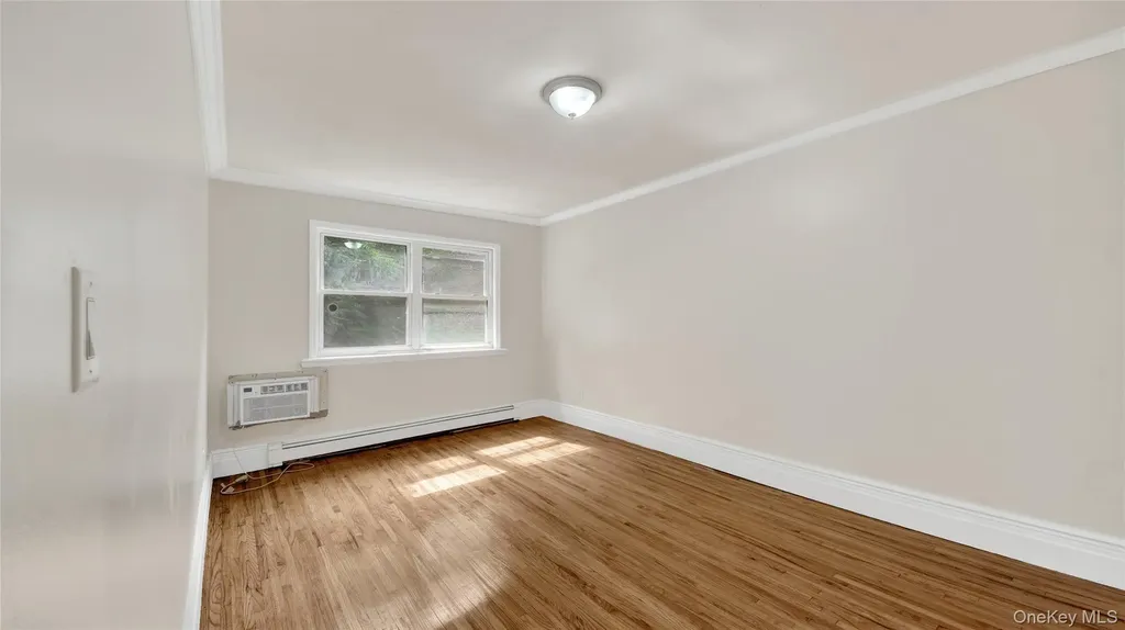 4392 Carpenter Apt #2 Avenue Bronx NY 10466