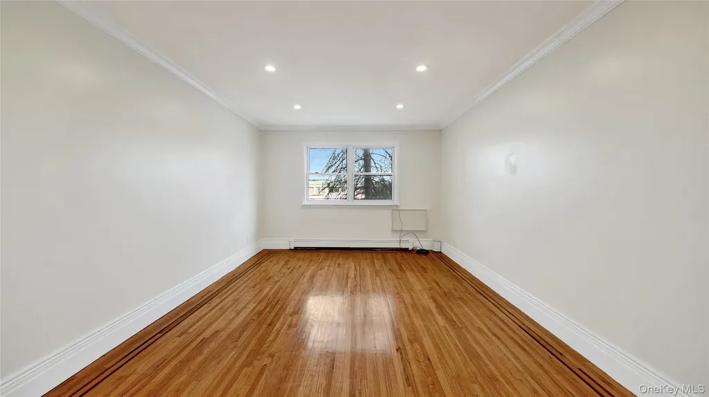 4392 Carpenter Apt #2 Avenue Bronx NY 10466