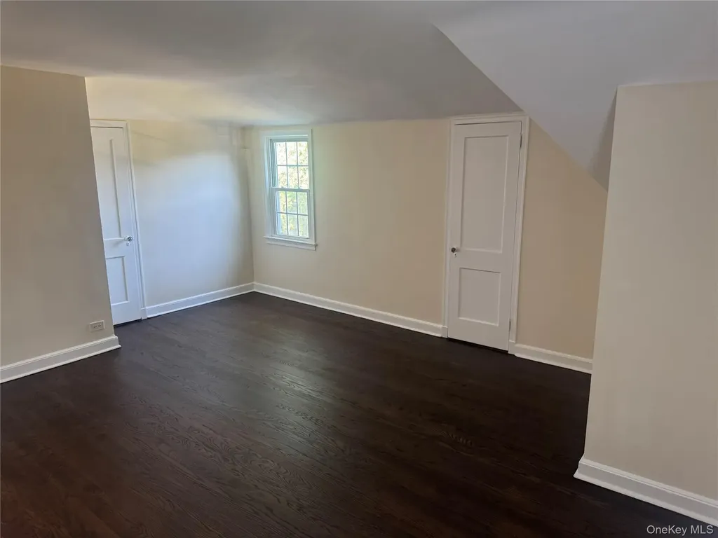 27 Keogh Lane New Rochelle NY 10805