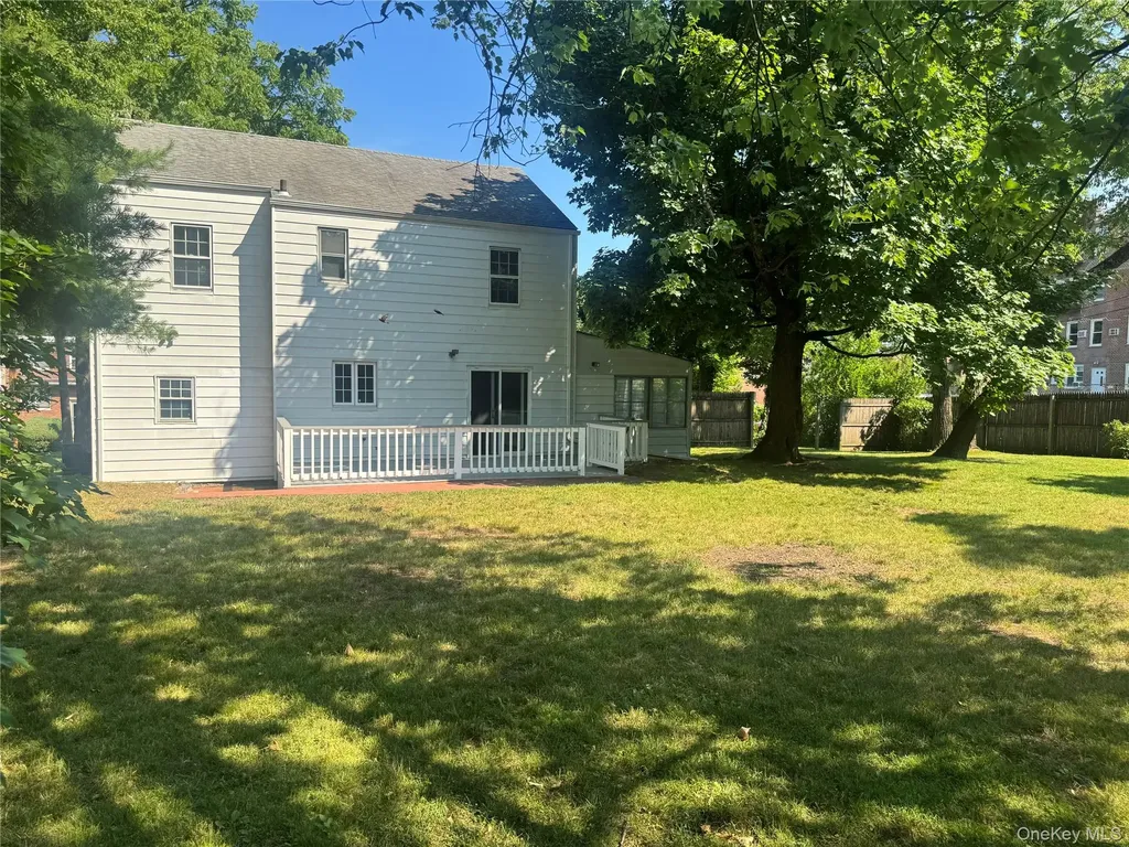 27 Keogh Lane New Rochelle NY 10805
