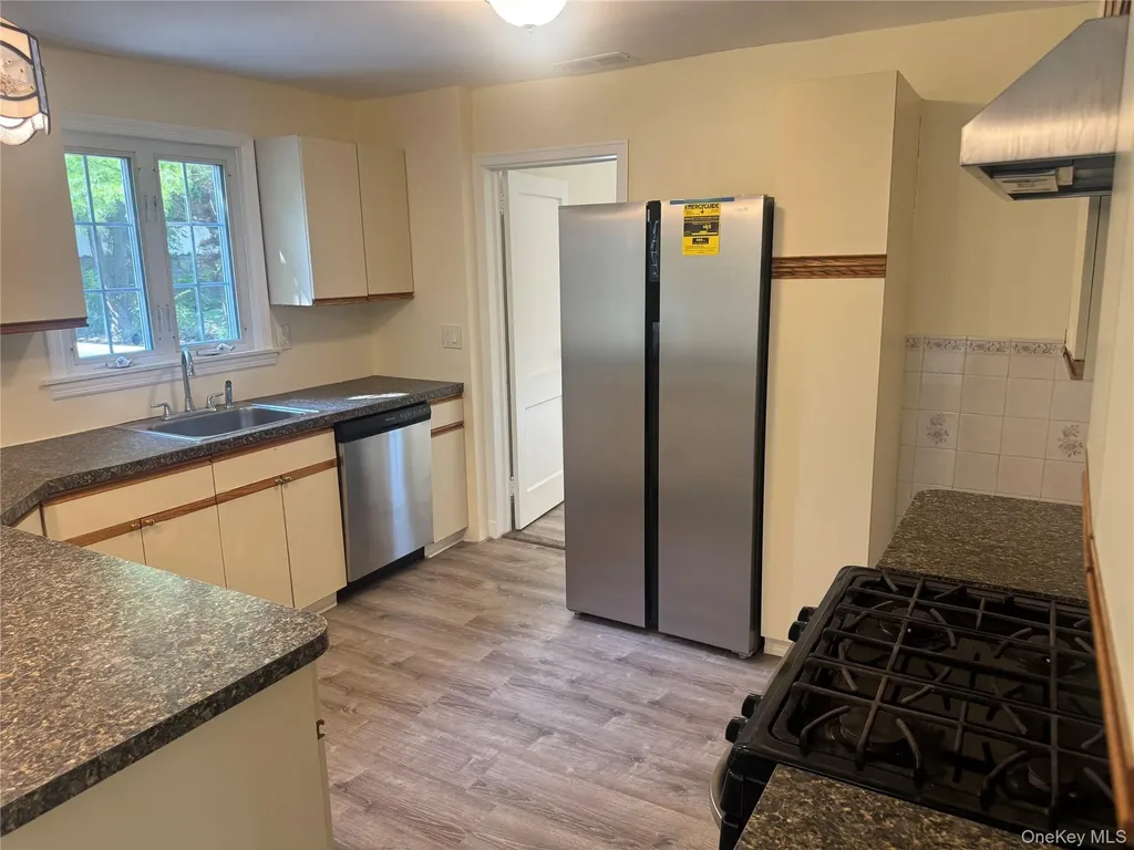 27 Keogh Lane New Rochelle NY 10805