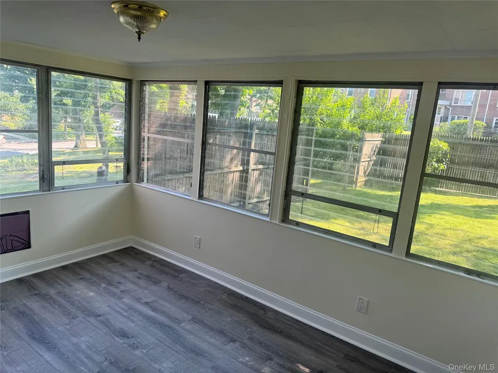 27 Keogh Lane New Rochelle NY 10805