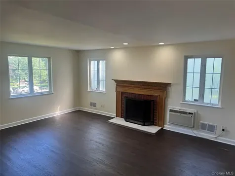 27 Keogh Lane New Rochelle NY 10805