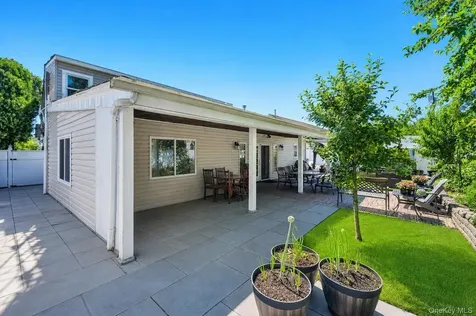 26 Picture Lane Hicksville NY 11801