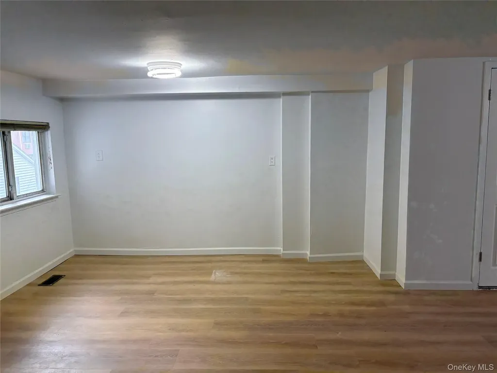 277 Graff Avenue Bronx NY 10465